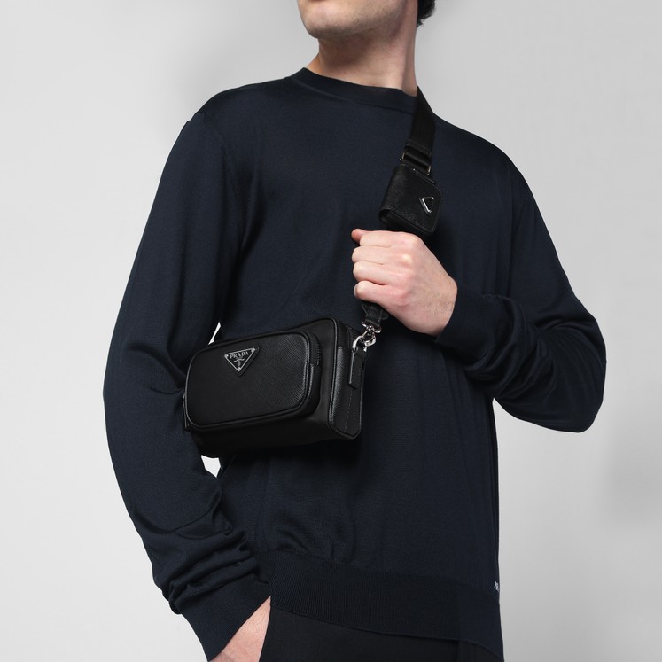 ショルダーバッグ PRADA MEDIUM BLACK CROSSBODY BAG IN RE-NYLON AND SAFFIANO Prada Medium black crossbody bag in Re-Nylon and Saffiano