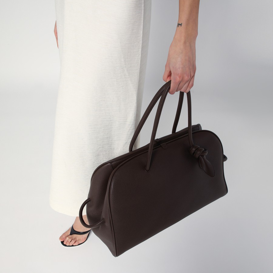 【関税＆送料込み】Jacquemus Le Grand Turismo Medium Shoppi Jacquemus Le Grand Turismo Leather Tote Bag | Saks Fifth Avenue