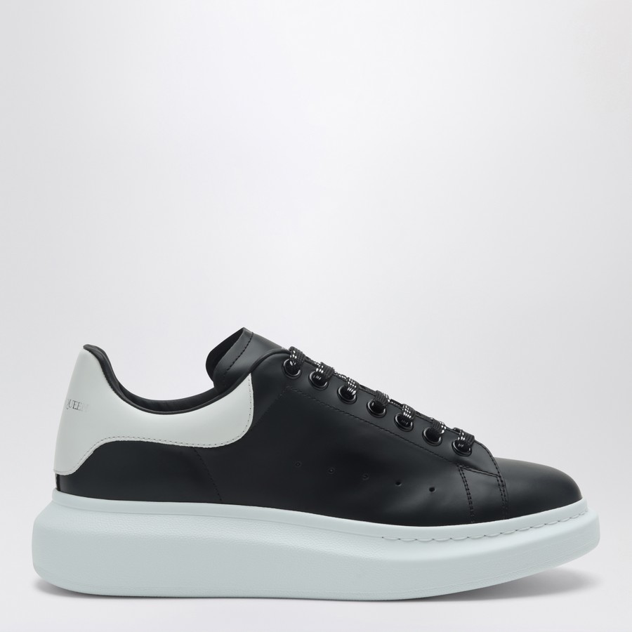 スニーカー Court Sneakers - Alexander Mcqueen - Black/White - Leather Alexander McQueen Men's Court Sneakers in Black/White/White