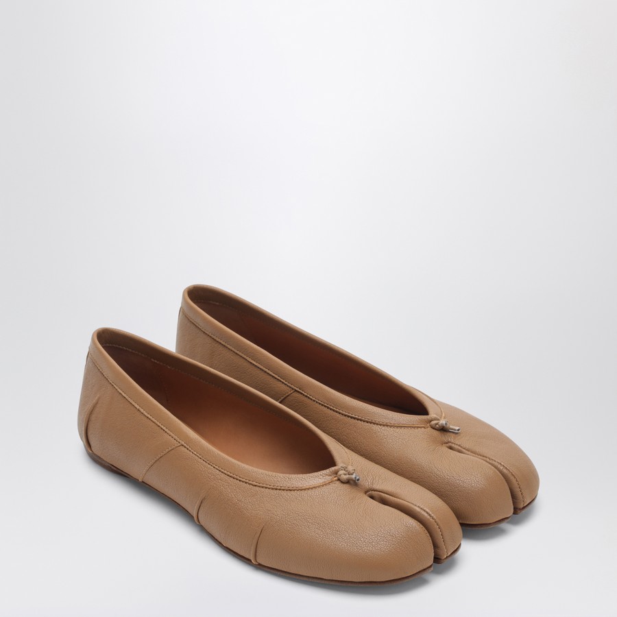 Maison Margiela Tabi New beige leather ballet flats | TheDoubleF