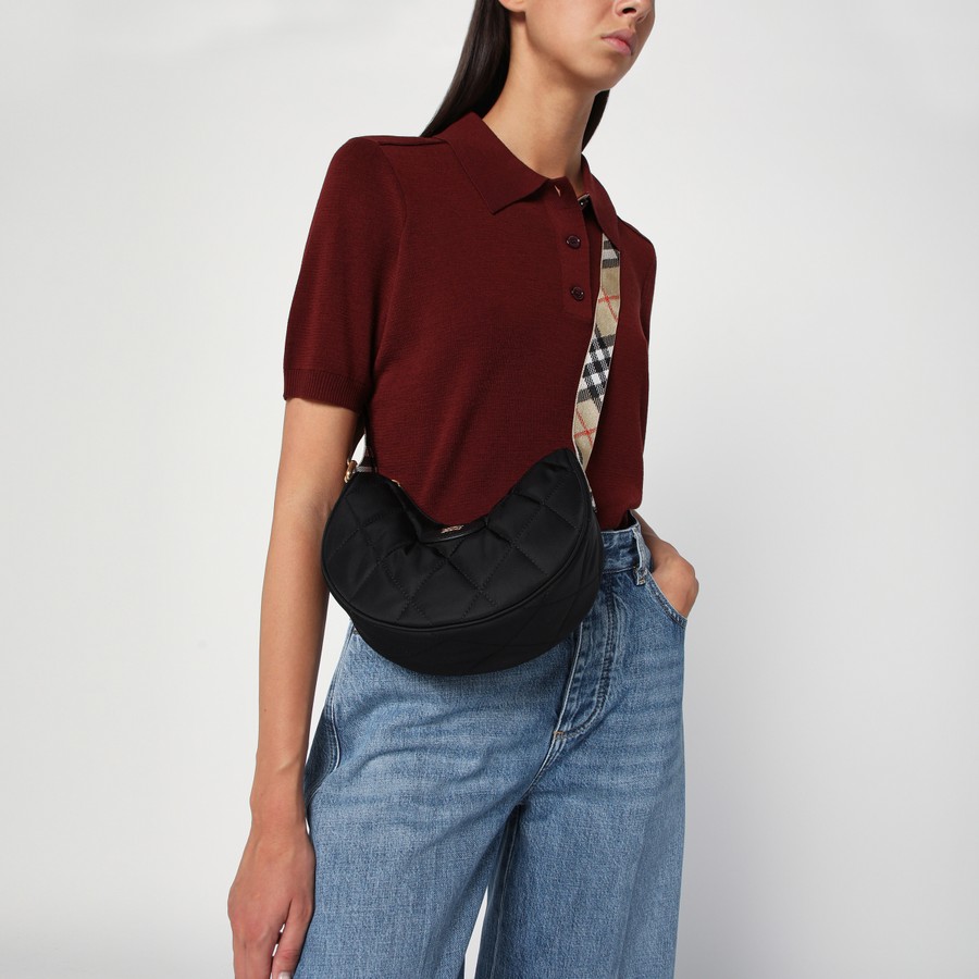 バッグ・カバンその他 Burberry Black horseshoe shoulder bag Burberry Black horseshoe shoulder bag | TheDoubleF