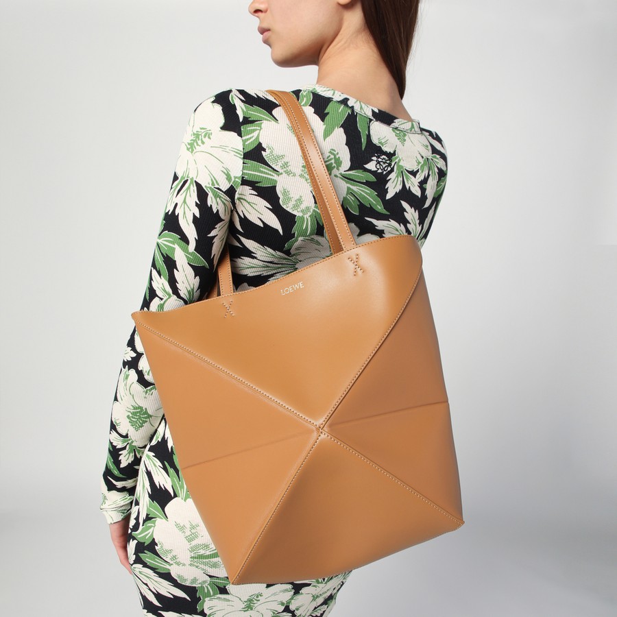 トートバッグ Loewe Puzzle Fold Tote medium bag Desert colour Loewe Puzzle Fold Tote medium bag Desert colour | TheDoubleF