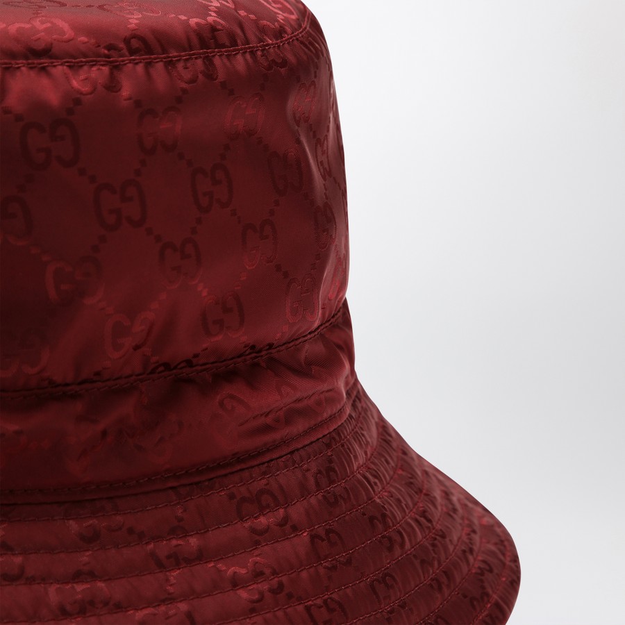 帽子・その他 GUCCI Reversible burgundy nylon GG hat Gucci Reversible Burgundy Nylon Gg Hat In Red | ModeSens