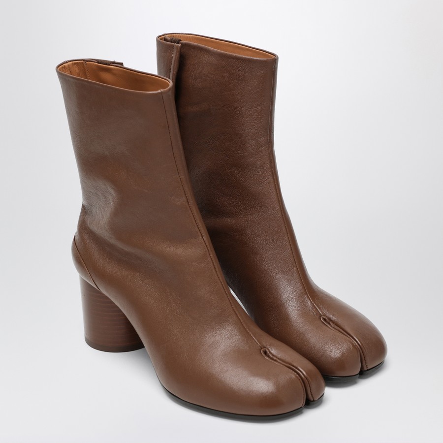 Maison Margiela Coffee-colored Tabi ankle boots | TheDoubleF Maison Margiela Coffee-colored Tabi ankle boots | TheDoubleF