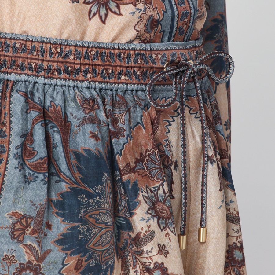 ショートパンツ ZIMMERMANN Blue/cream Ascension shorts with floral print ZIMMERMANN Blue/cream Ascension shorts with floral print