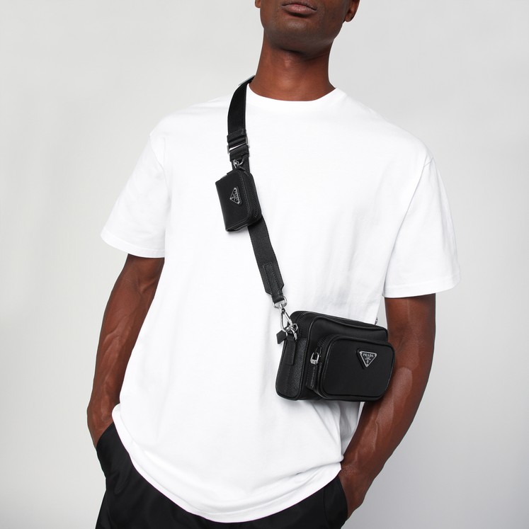 ショルダーバッグ VALENTINO FW25 CAMERA CASE VIVA SUPERSTAR (7Y2B0R86PTJ RFA) Valentino Garavani Lambskin Viva Superstar Camera Bag