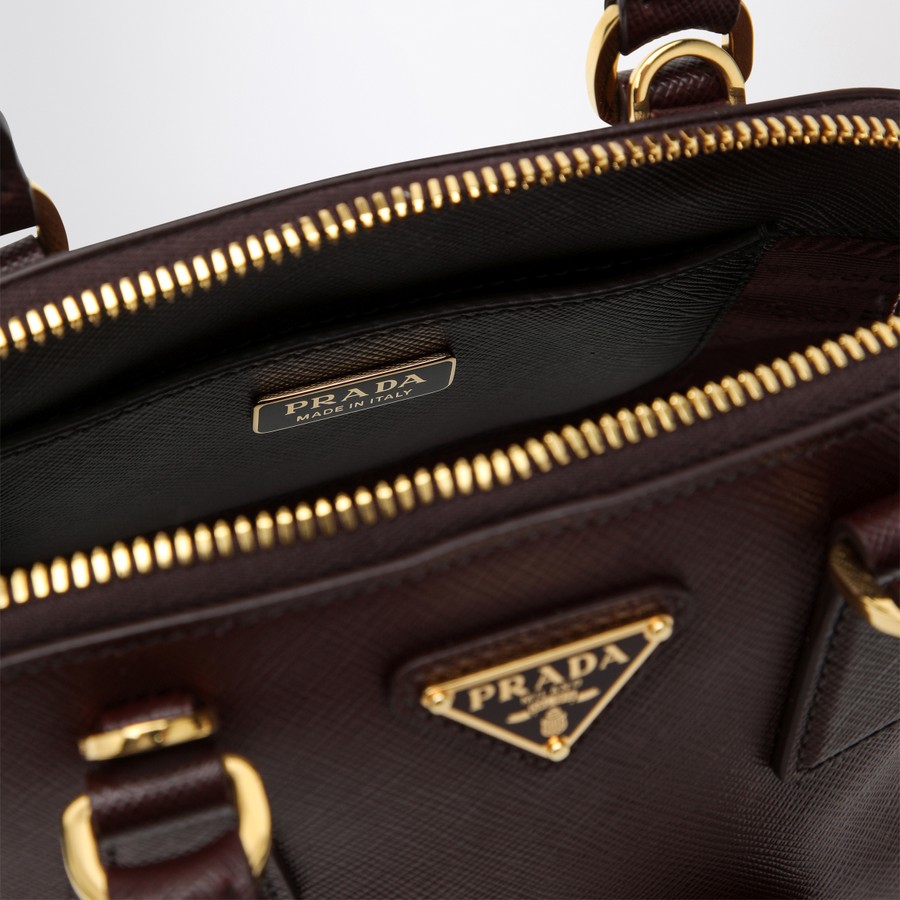 ショルダーバッグ・ポシェット PRADA BORDEAUX PROMENADE BAG IN SAFFIANO Prada Bordeaux Promenade bag in Saffiano | TheDoubleF