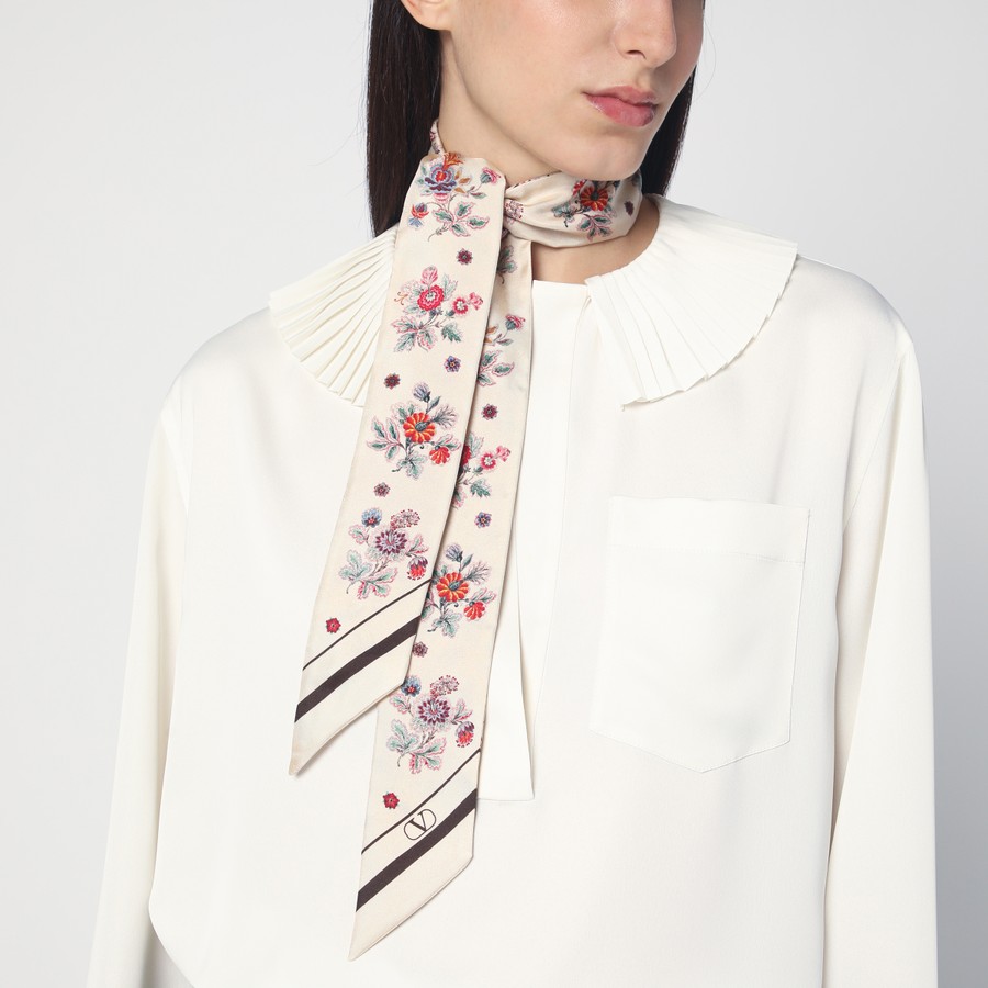 Valentino Garavani Thin silk scarf with floral pattern