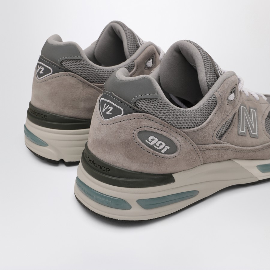 New Balance Made in UK 991v2 Sneakers in Taupe | TheDoubleF