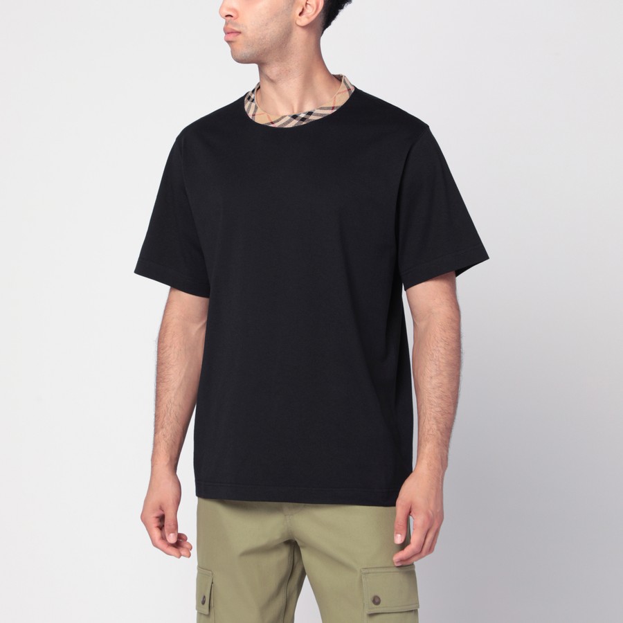 Tシャツ・カットソー Burberry Black Cotton T-Shirt With Check Finishes Burberry Black cotton T-shirt with Check finishes | TheDoubleF
