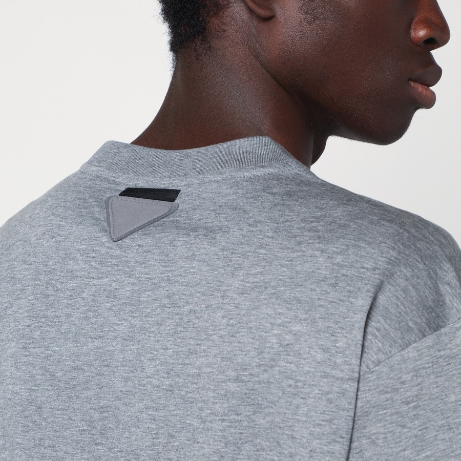 Tシャツ・カットソー PRADA Men T Shirts UJN921WM311CD Grey Prada Slate grey cotton T-shirt | TheDoubleF
