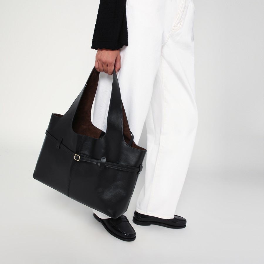 Manu Atelier Medium shoulder bag Le Cambon black | TheDoubleF