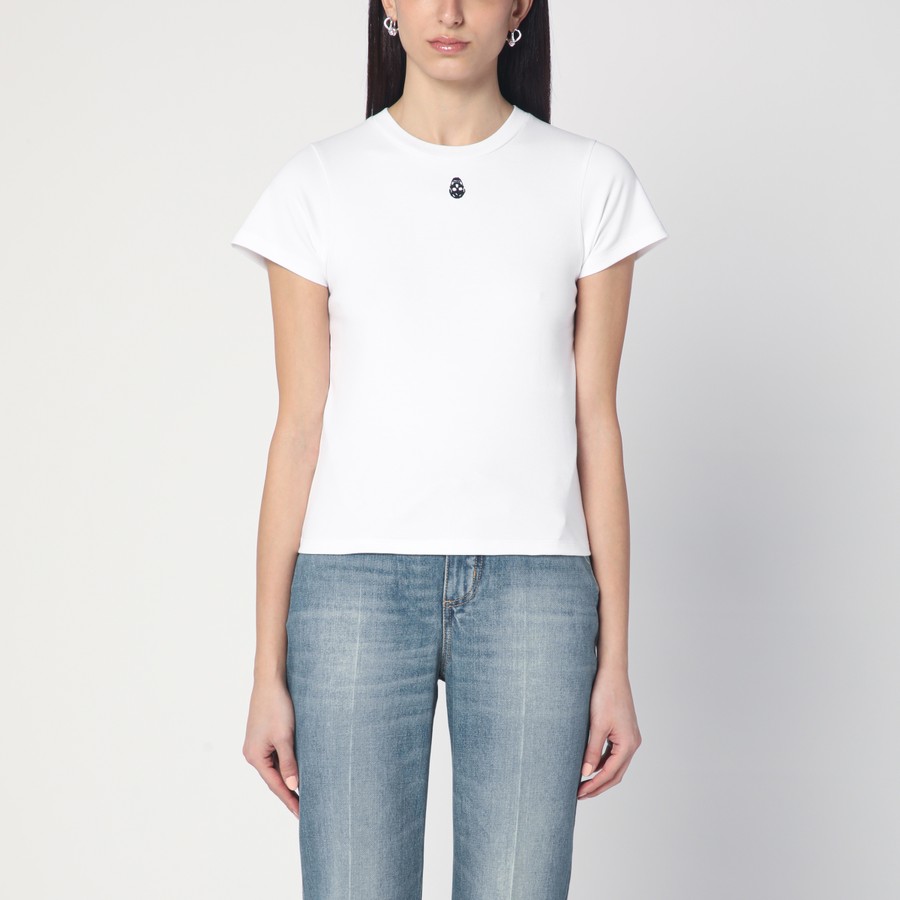 Tシャツ・カットソー alexander mcqueen SS25 'Skull' T-shirt (819193QLAEH 9000) Women's Embroidered Skull T-Shirt in White | McQueen US