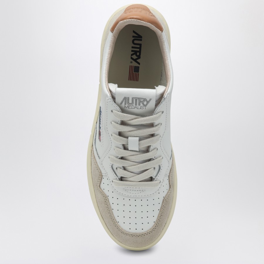 シューズ・サンダルその他 AUTRY Medalist sneakers in white/sand leather AUTRY Medalist sneakers in white/sand leather and suede