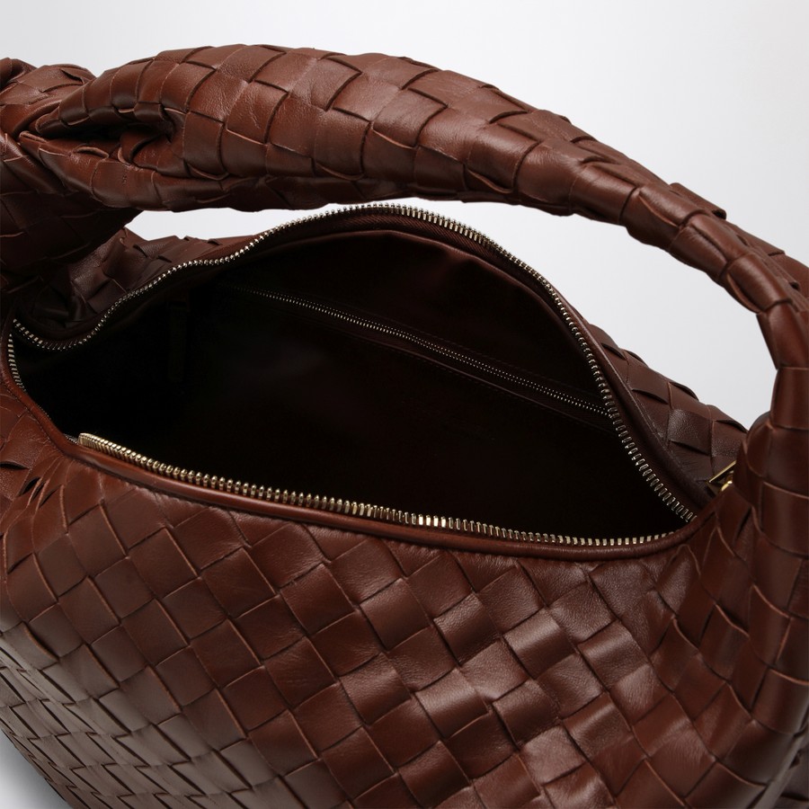 ＊BOTTEGA VENETA＊Jodie クラシックバッグ ラマートブラウン Bottega Veneta Jodie Classic Bag in Ramato Brown | TheDoubleF