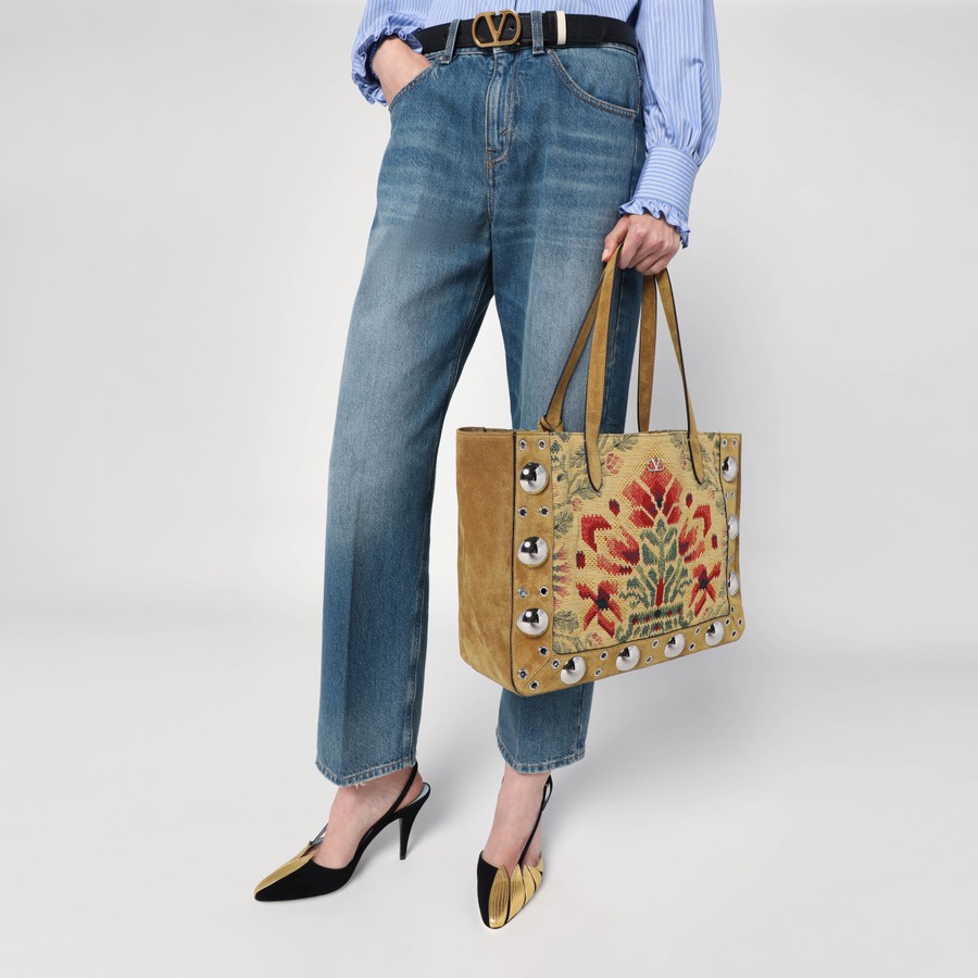 【関税&送料込】Valentino Garavani Nellcote Medium Tote Bag Valentino Garavani Medium Nellcôte Suede Shopping Bag for