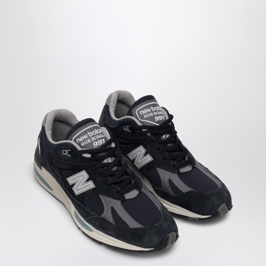 New Balance Made in UK 991v2 Sneakers in Navy Blue | TheDoubleF