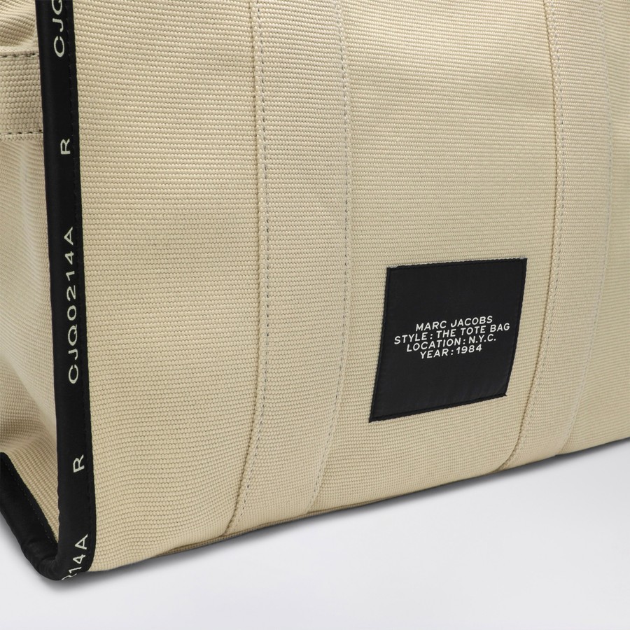 トートバッグ Marc Jacobs The Large Tote Bag in sand colour canvas Marc Jacobs The Large Tote Bag in sand colour canvas