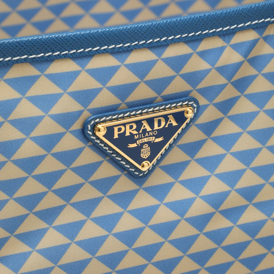PRADA Light blue bag in printed Re-Nylon【関税送料込】 Prada Light Blue Re-nylon Crossbody Bag | Lyst