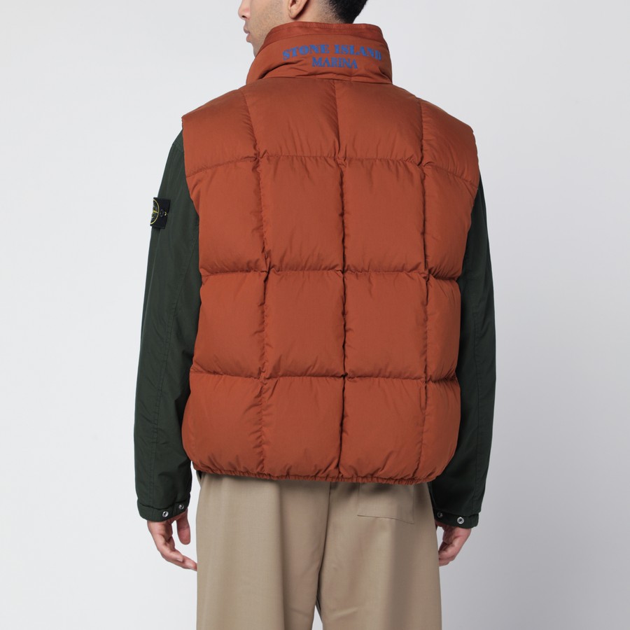 Stone Island Daunenweste in Tabakfarbe TheDoubleF