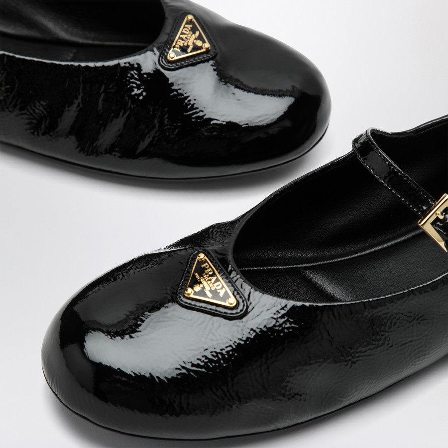 Prada Black patent leather ballerina with logo triangle