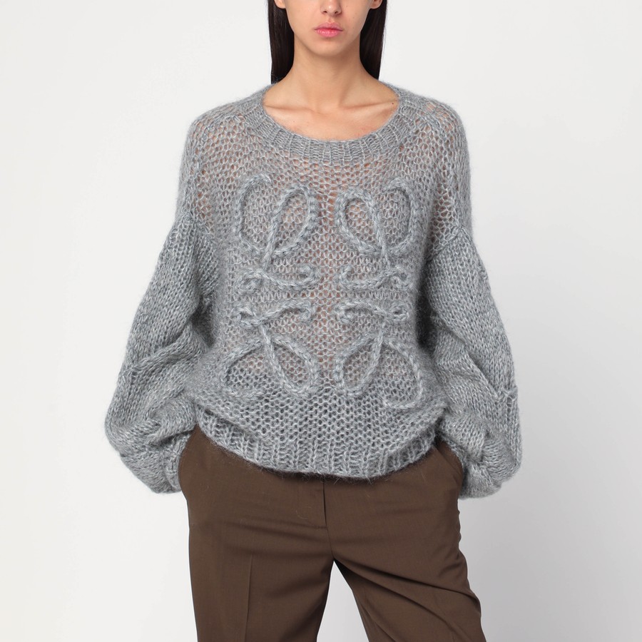 Loewe Anagram Pullover in grauer Melange aus Mohair TheDoubleF