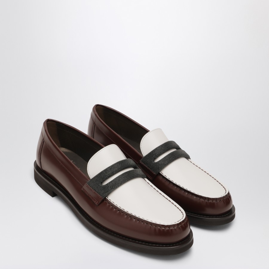 mocassino marrone mocassini sotto abito blu