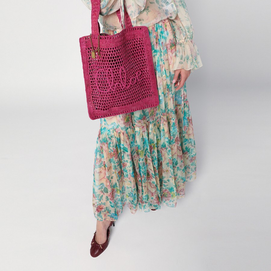 トートバッグ CHLOE Woman Tote bags Fuchsia CH25US901P08 6P1 Chloé Tote bag Summer Banana in fuchsia raffia | TheDoubleF