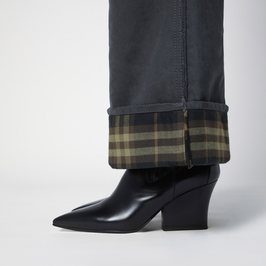 パンツ Burberry Ash Coloured Trousers With Lapels Burberry Ash coloured trousers with lapels | TheDoubleF
