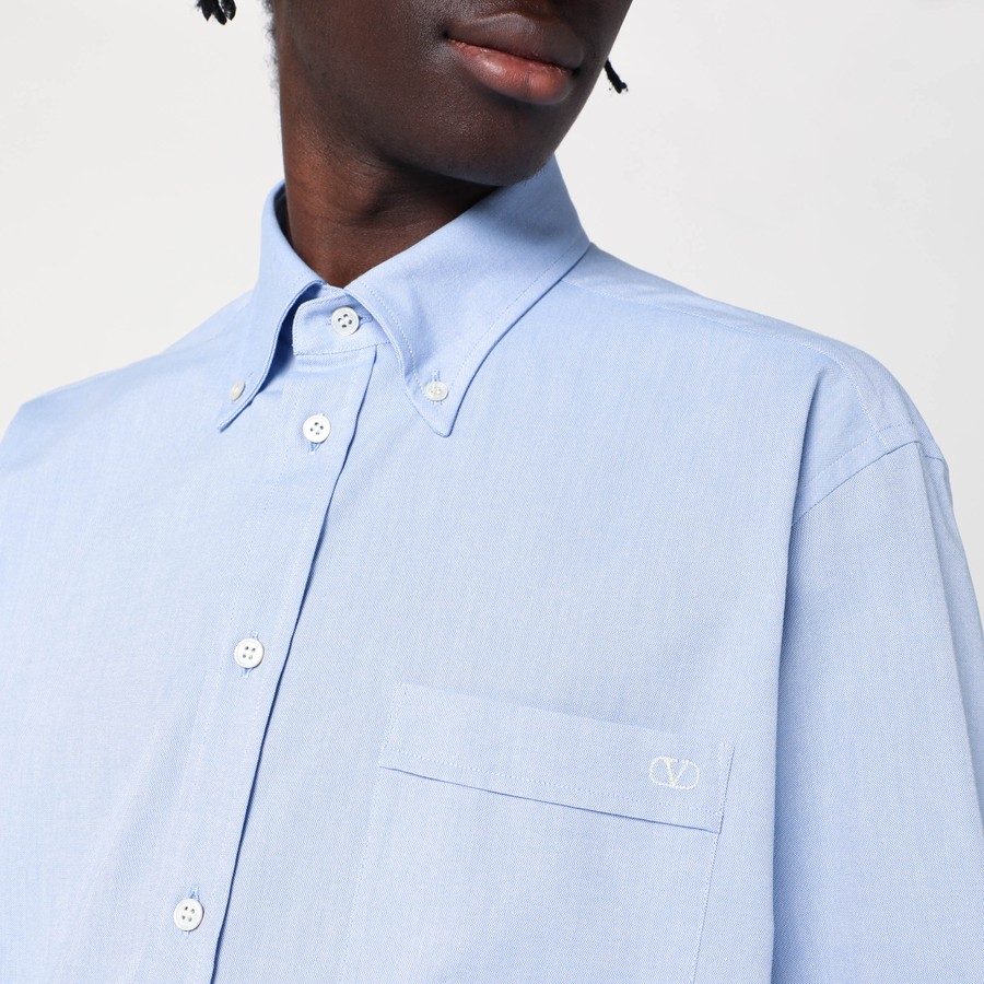 Tシャツ・カットソー VALENTINO SS25 Powder blue oxford shirt (6V0ABS80ATH CZV) Valentino Light blue button-down shirt in cotton | TheDoubleF