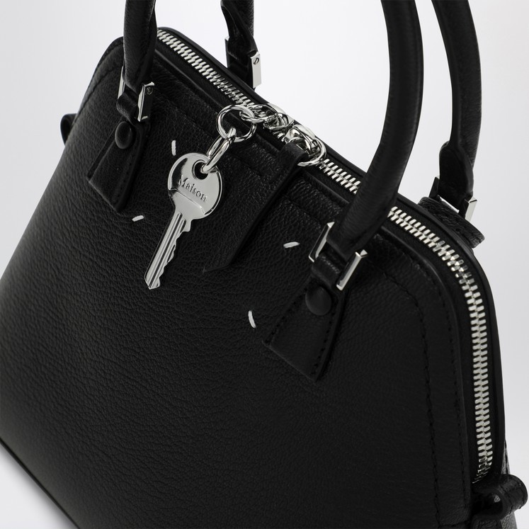バッグ・カバンその他 MAISON MARGIELA Woman Mini bag Black SB1WG0019P4300 T8013 Maison Margiela Classic Glam Slam small black bag | TheDoubleF