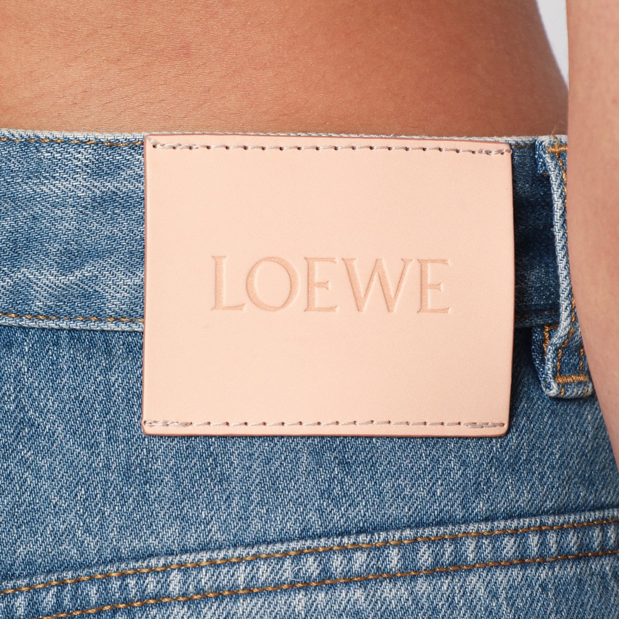 デニム・ジーパン LOEWE BOYFRIEND JEANS IN BLUE Loewe Boyfriend jeans in blue | TheDoubleF