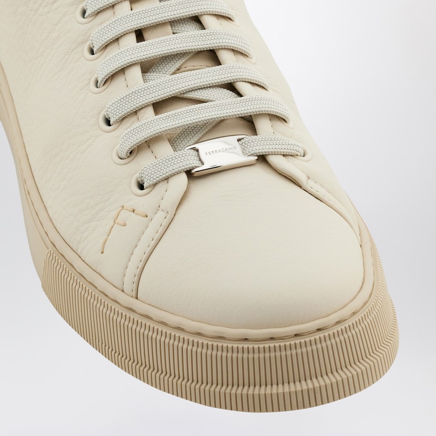 【関税&送料込】Ferragamo Mascarpone-Colored Leather Sneaker Ferragamo Mascarpone-colored leather sneakers | TheDoubleF
