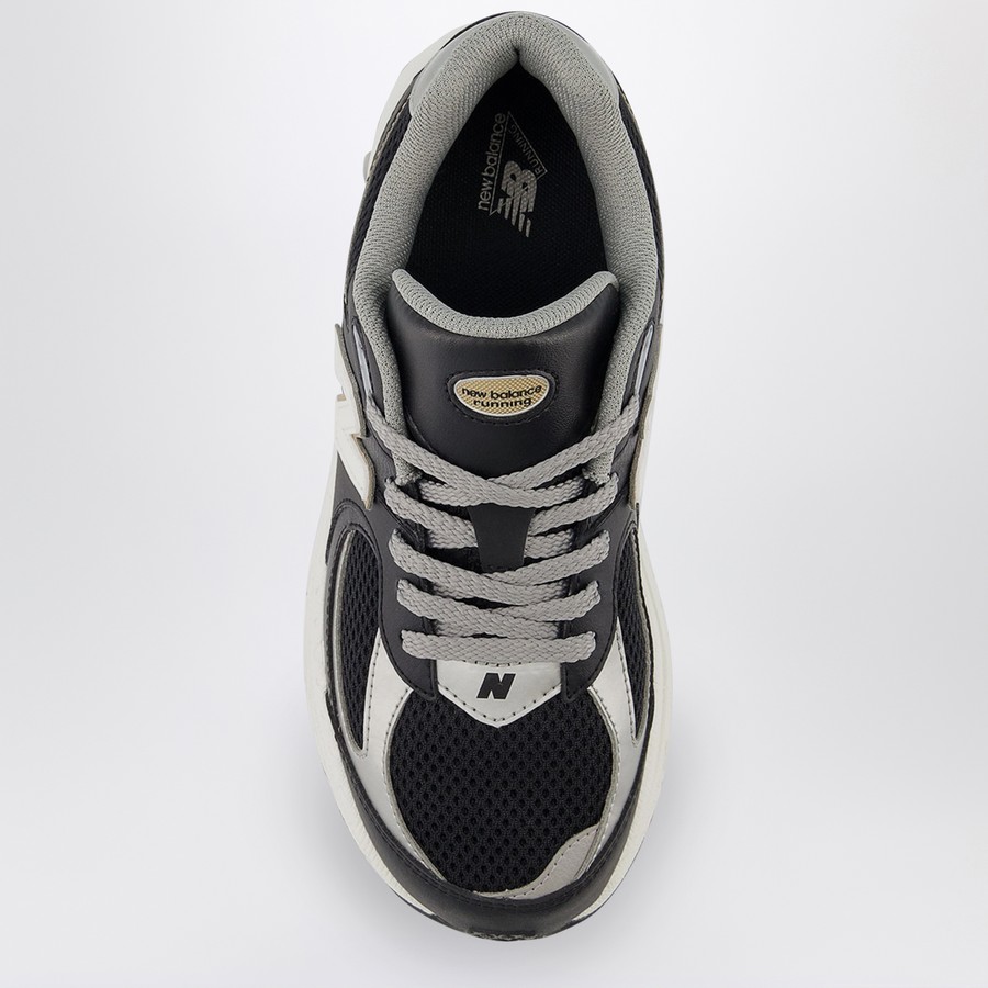 NEW BALANCE★2002R WHITE BLACK GOLD New Balance 2002R 