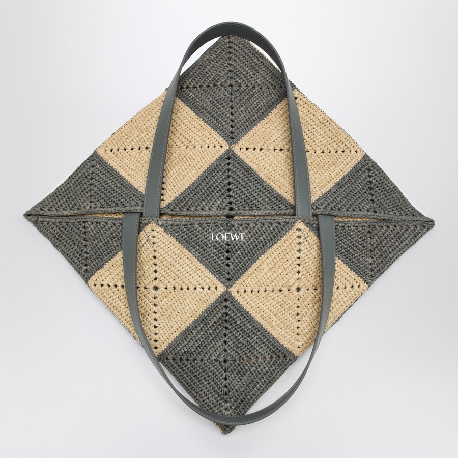 トートバッグ Loewe Puzzle Fold Tote XL natural/grey raffia bag Loewe Puzzle Fold Tote XL natural/grey raffia bag | TheDoubleF