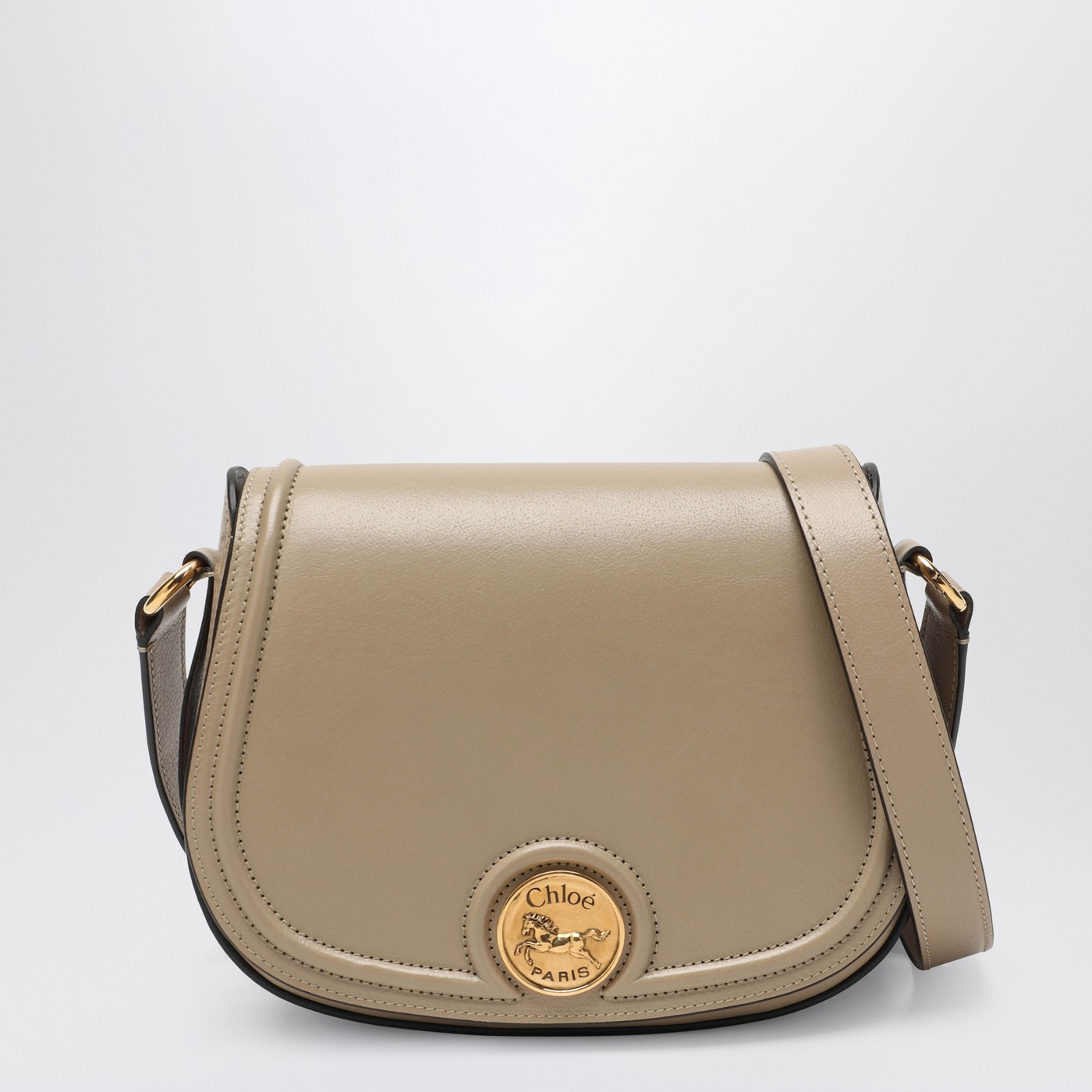 ショルダーバッグ・ポシェット Chloe Saddle Horse Medal Bag In Hammered Pink Leather Chloé Saddle Horse Medal bag in hammered pink leather