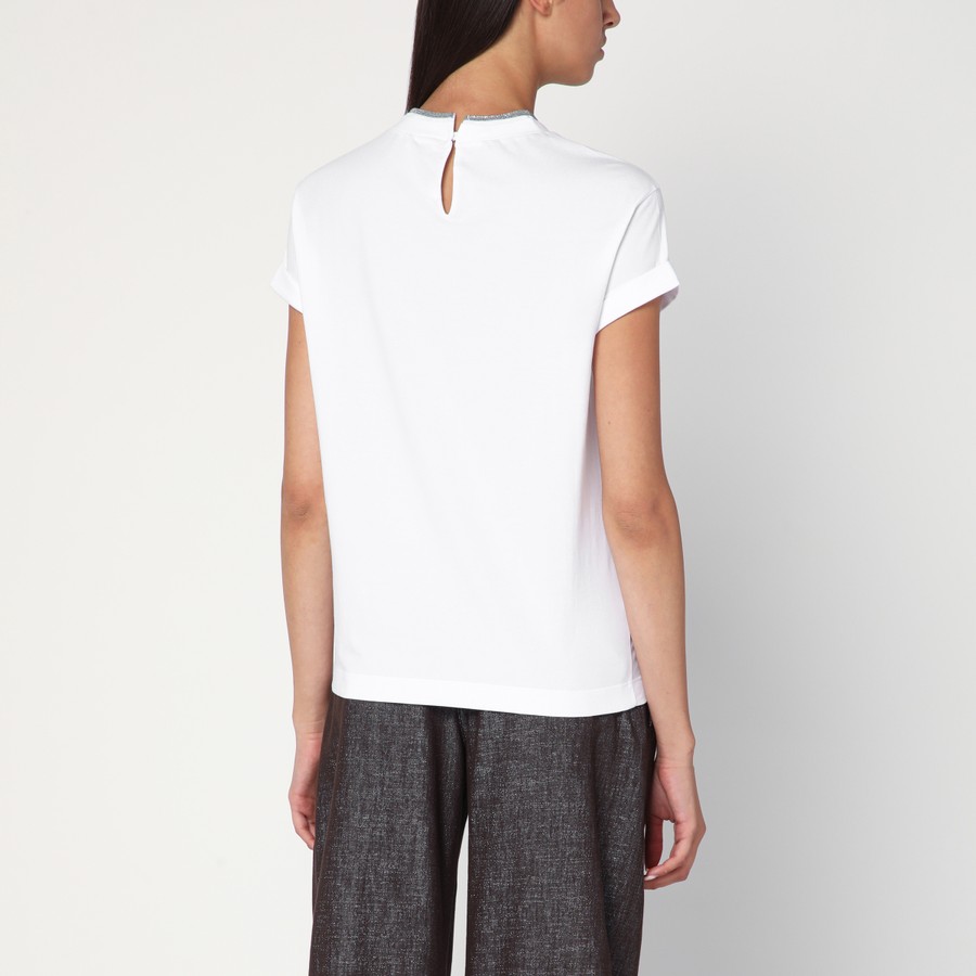 Tシャツ・カットソー BRUNELLO CUCINELLI WHITE CREW-NECK T-SHIRT WITH PENDANT Brunello Cucinelli White crew-neck T-shirt with pendant