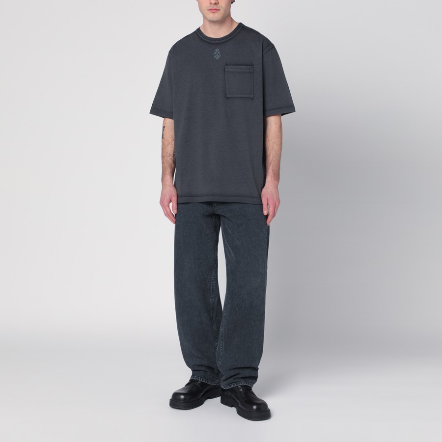 Tシャツ・カットソー Alexander Mcqueen Faded Black Skull T-Shirt 22578979_52568264_600.jpg