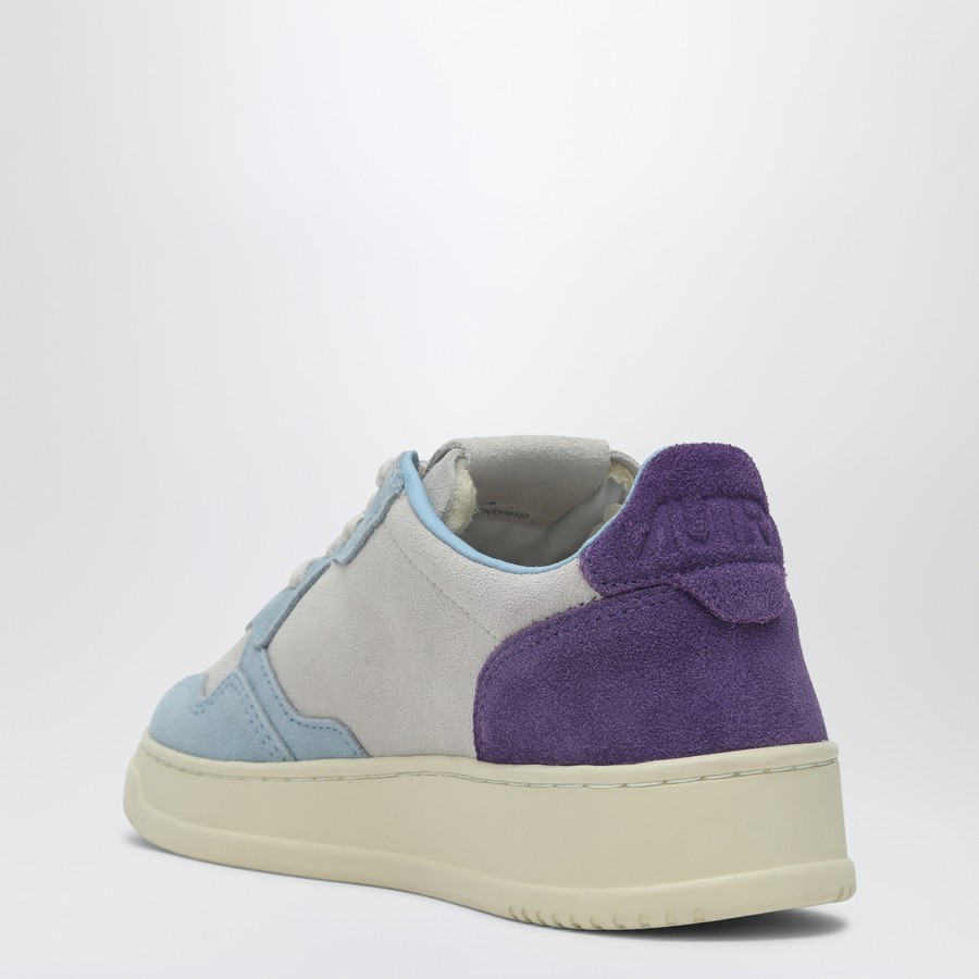 スニーカー AUTRY MEDALIST SNEAKERS IN WHITE/LIGHT BLUE/MAUVE SUEDE AUTRY Medalist sneakers in white/light blue/mauve suede