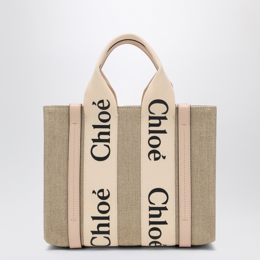 【関税&送料込】Chloe Woody Medium Bag In Beige Canvas Chloe Woody Medium Tote Bag in Linen | Neiman Marcus