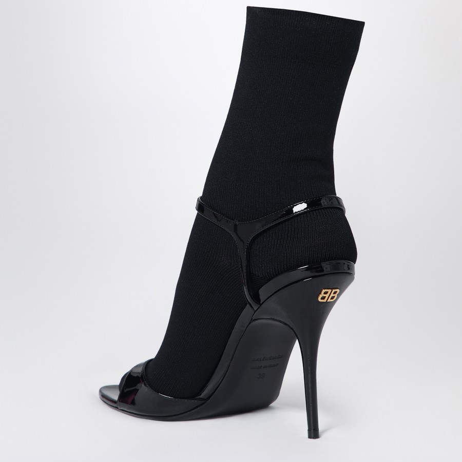 サンダル・ミュール BALENCIAGA AVENUE SOCK BLACK SANDAL Balenciaga Avenue Sock black sandal in patent leather and