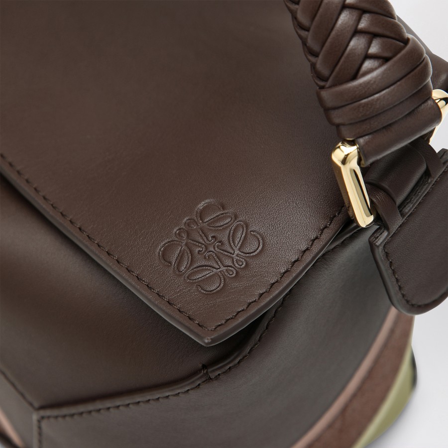 バッグ・カバンその他 Loewe Puzzle Edge small bag Chocolate/Light Moss Loewe Puzzle Edge small bag Chocolate/Light Moss | TheDoubleF