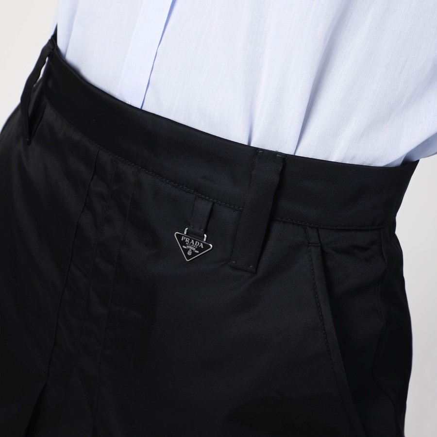 ミニスカート PRADA FW25 Black Re-Nylon mini skirt (21Y009SOOO1WQ8 F0002) Black Re-Nylon miniskirt | PRADA