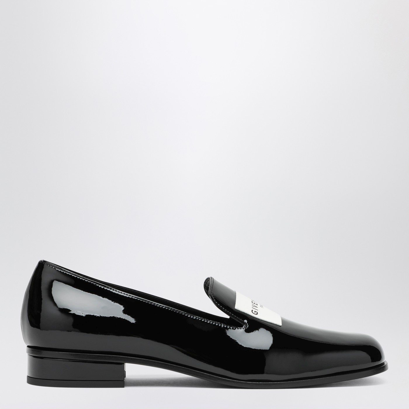 Givenchy 黒 レザー ローファー バックル付き Shoes for woman by Givenchy | TheDoubleF