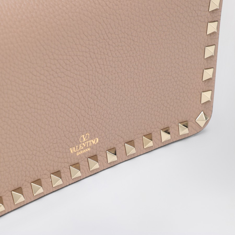 長財布 VALENTINO GARAVANI GARNET CALFSKIN ROCKSTUD CHAIN WALLET Valentino Garavani Garnet calfskin Rockstud chain wallet
