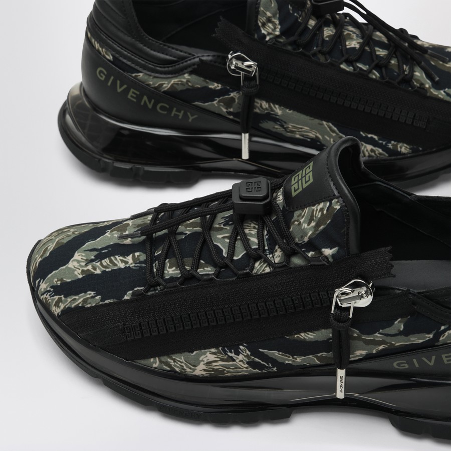【関税&送料込】Givenchy Sneaker Spectre With Camouflage Pri Givenchy Spectre Sneakers in Camo Print | Saks Fifth Avenue