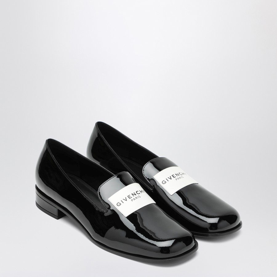 ローファー・オックスフォード GIVENCHY Woman Loafers Black BE202AE2DS 001 Givenchy Black patent leather tuxedo loafers | TheDoubleF