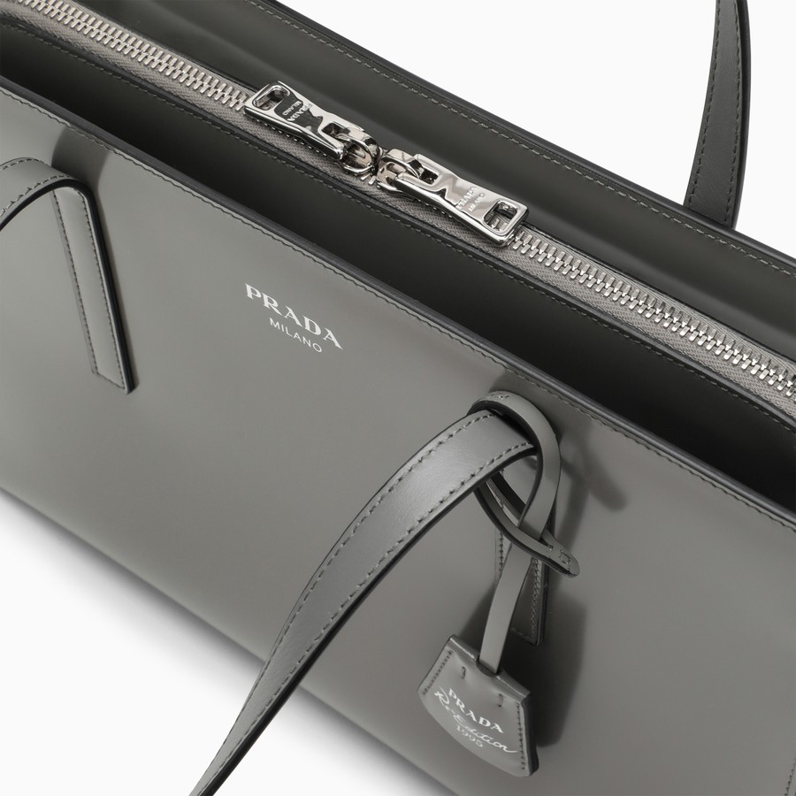 バッグ・カバンその他 PRADA MARBLE BRUSHED LEATHERRE-EDITION 1995 MEDIUM BAG Prada Marble brushed leatherRe-Edition 1995 medium bag