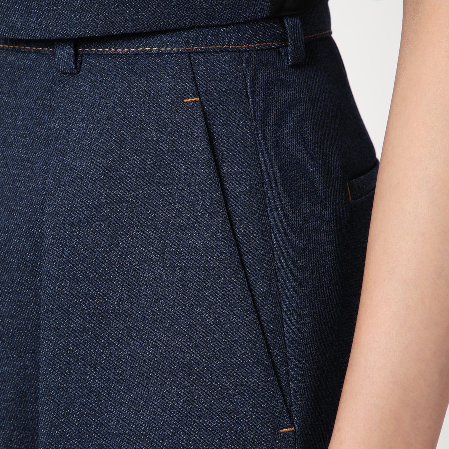 パンツ BOTTEGA VENETA Woman Pants Indigo 841539V5VQ0 4023 Bottega Veneta Dark indigo pants in wool blend | TheDoubleF