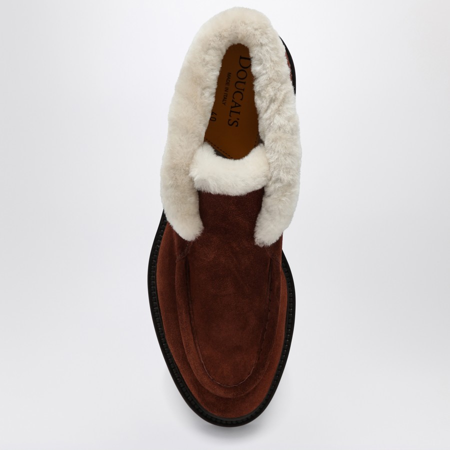 パンプス DOUCALS BROWN SUEDE MOCCASIN WITH FUR Doucal's Brown suede moccasin with fur | TheDoubleF